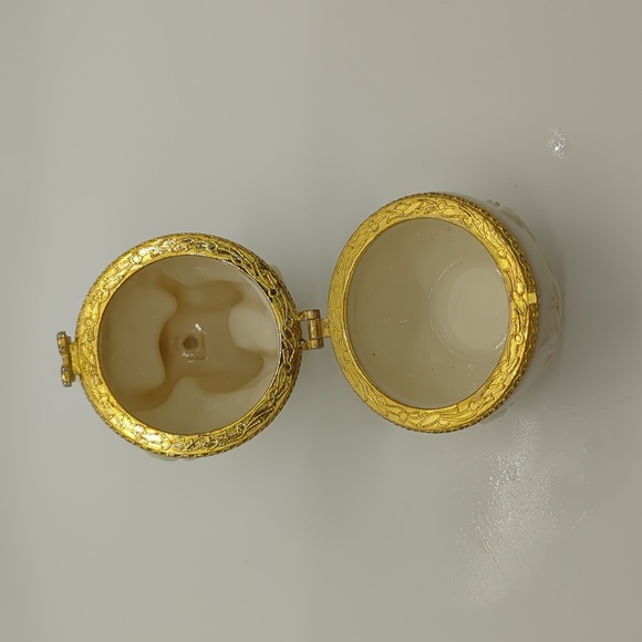 Formalities by Baum Bros snow angel trinket box - Picture 6 of 7